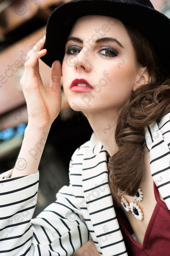 D4S0118 pp 
 Pretty brunette wearing a wide brimmed hat 
 Keywords: Pretty, brunette,hat,portrait,editorial,fashion,lifestyle,lips, eyes, Amber