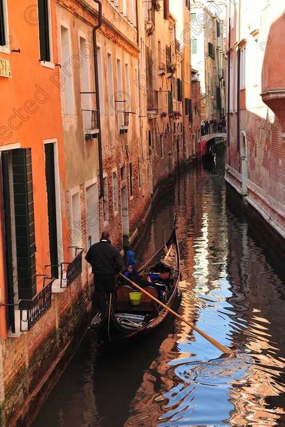 D3X 9529 
 Quiet Gondola - Venice Canal 
 Keywords: Gondola,Canal,Venice,Italy